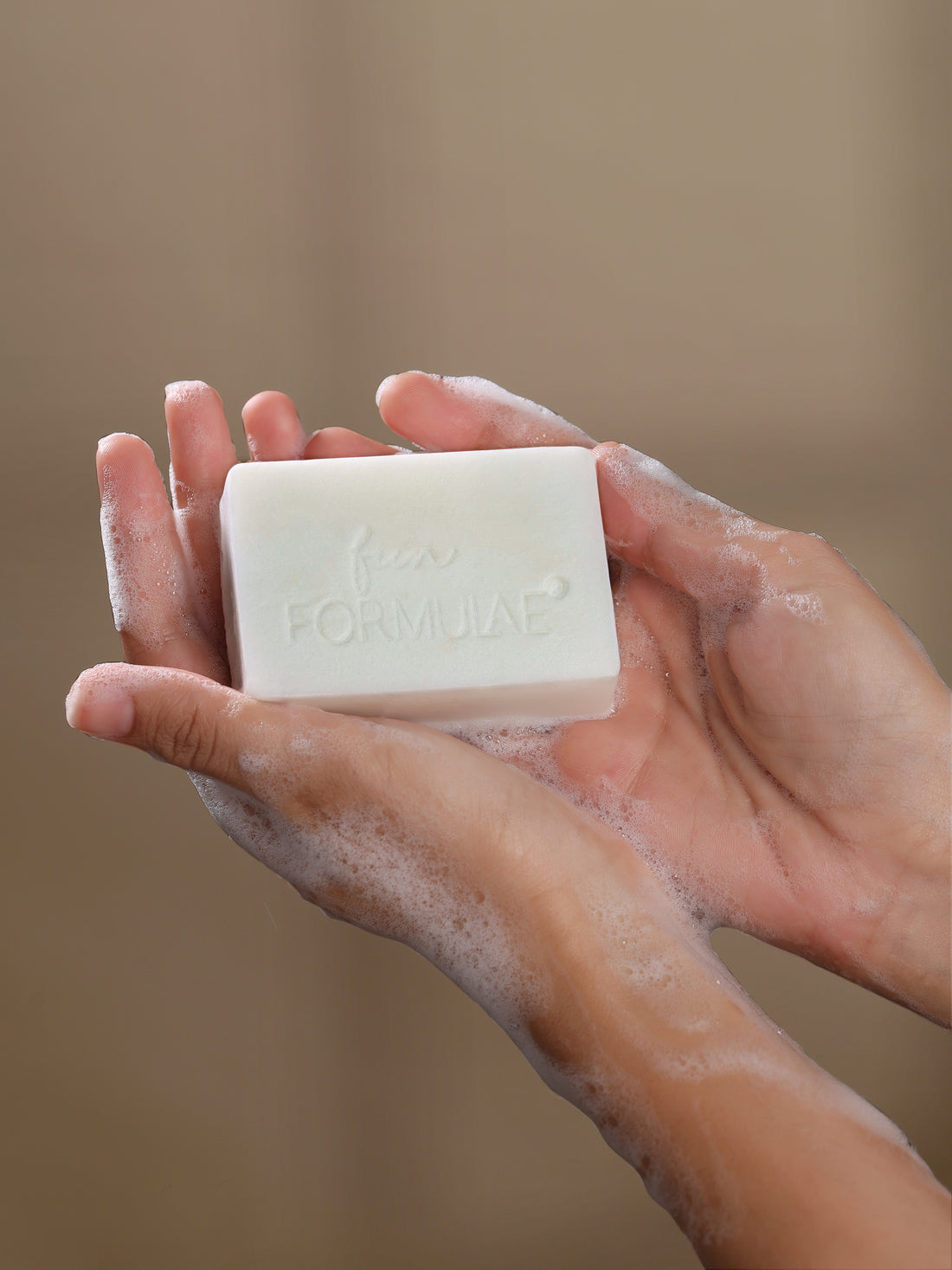 NOURISHING HYDRATING COCONUT SOAP with essential oils of Ylang-ylang and Juniperberry