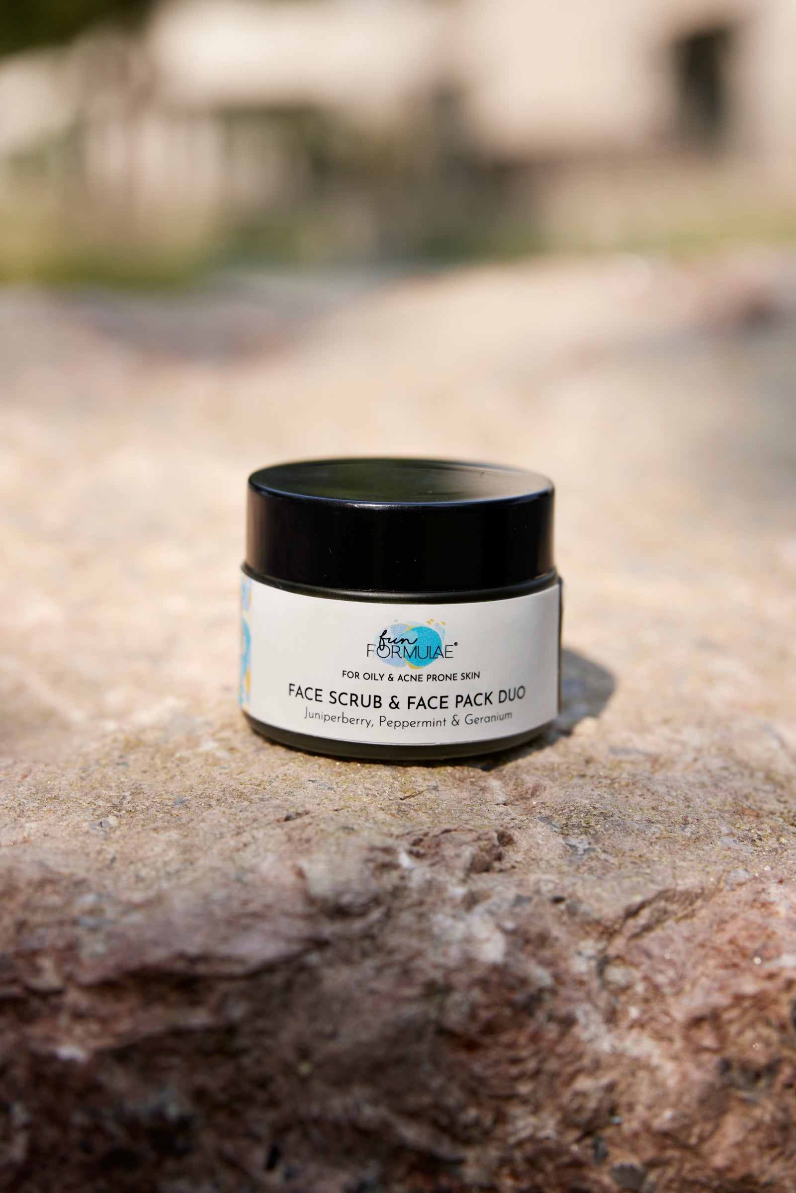 CLARIFYING RESTORATIVE GLOW BOOSTING FACE SCRUB N PACK DUO