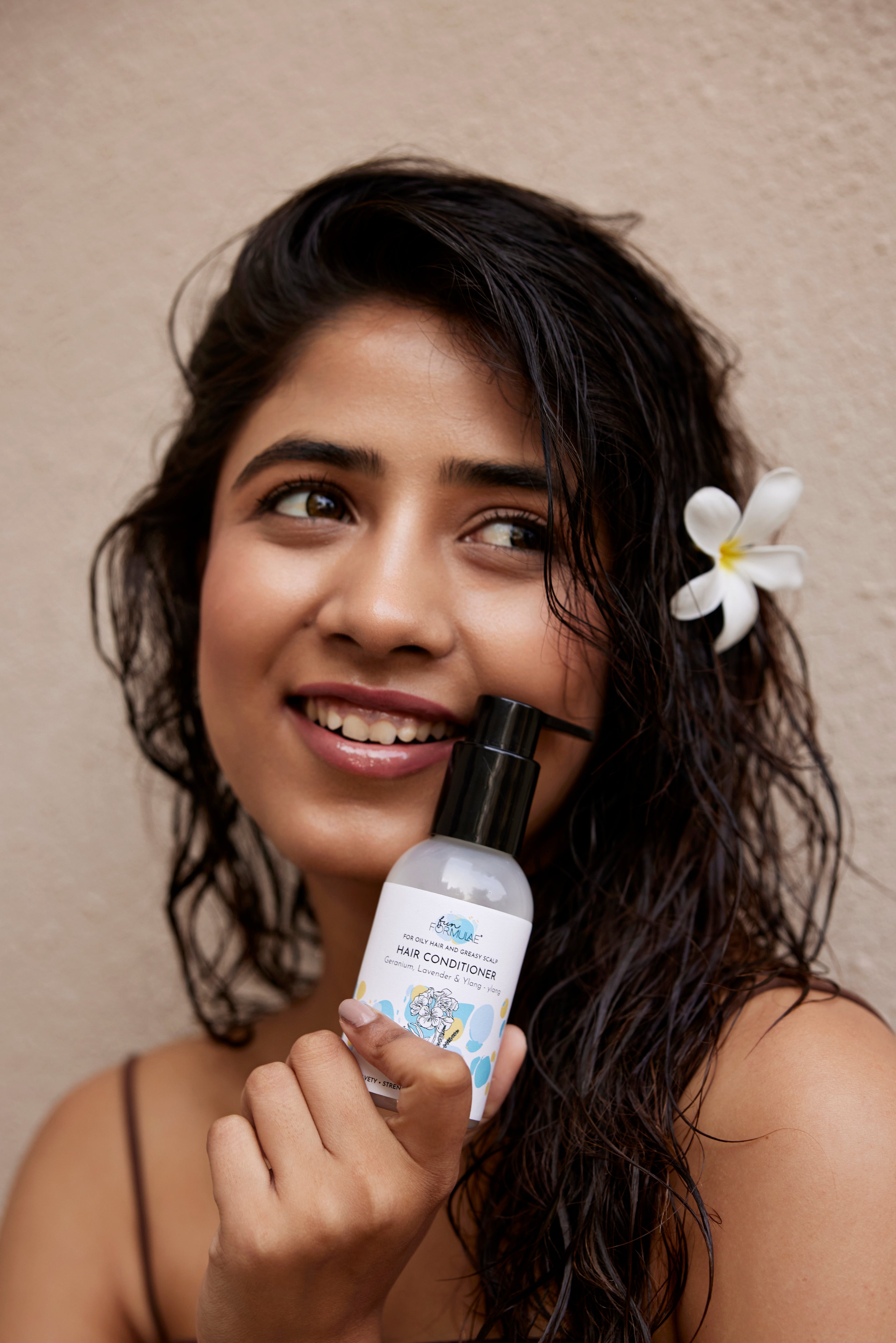 VELVETY STRENTHENING NOURISHING HAIR CONDITIONER