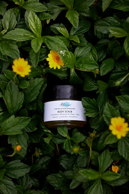 RADIANT CLARIFYING RESTORATIVE BODY SCRUB